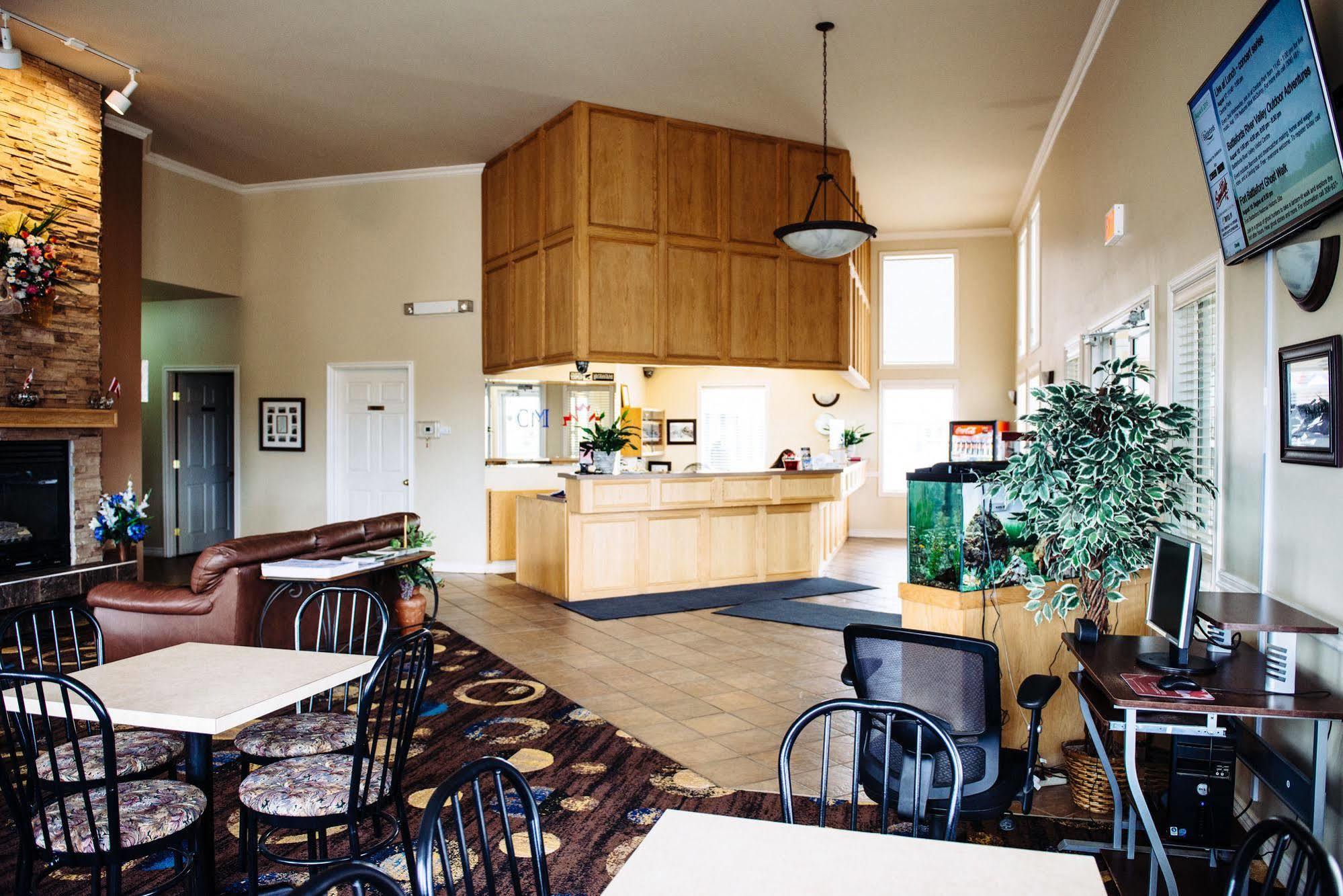 Canadian Motel North Battleford Ngoại thất bức ảnh