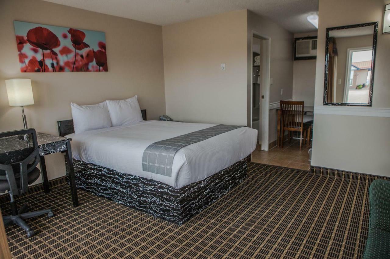 Canadian Motel North Battleford Ngoại thất bức ảnh
