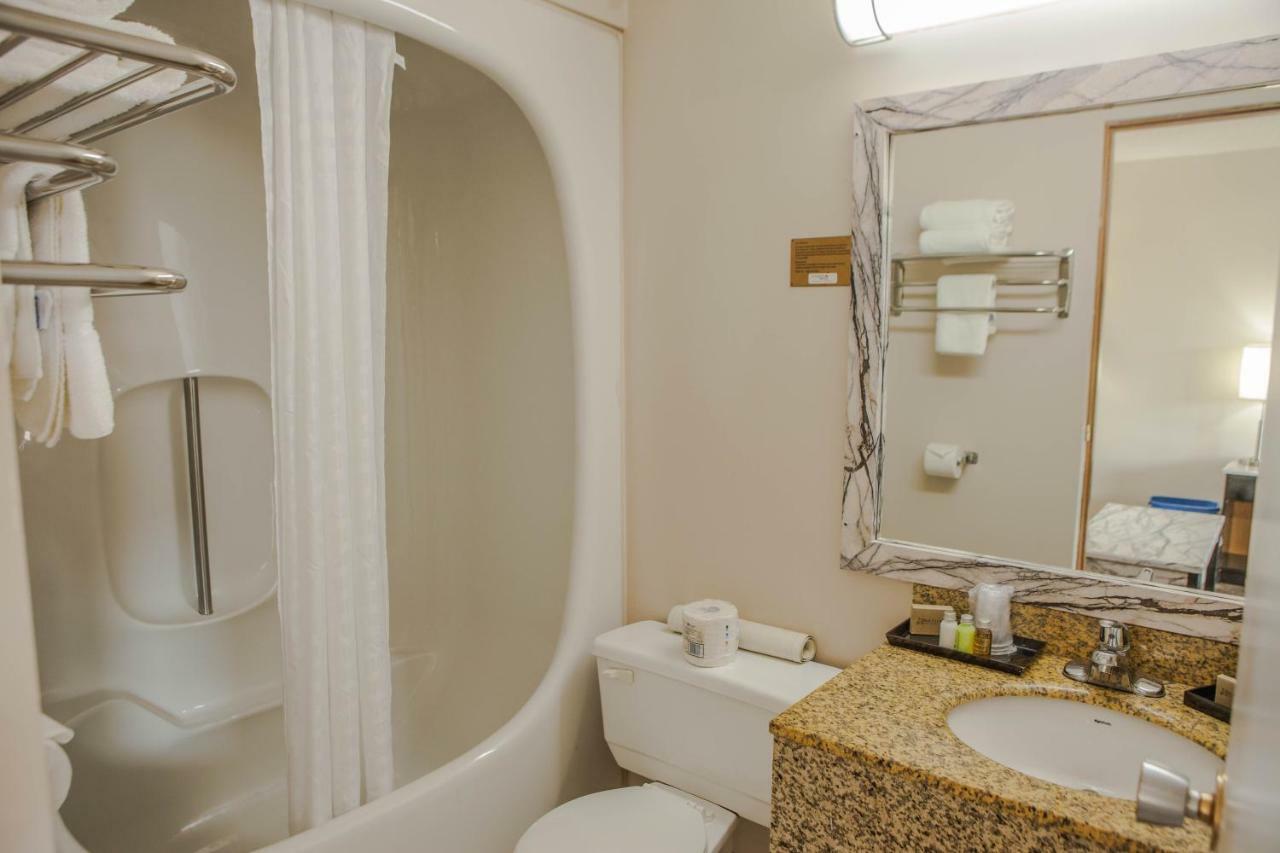 Canadian Motel North Battleford Ngoại thất bức ảnh