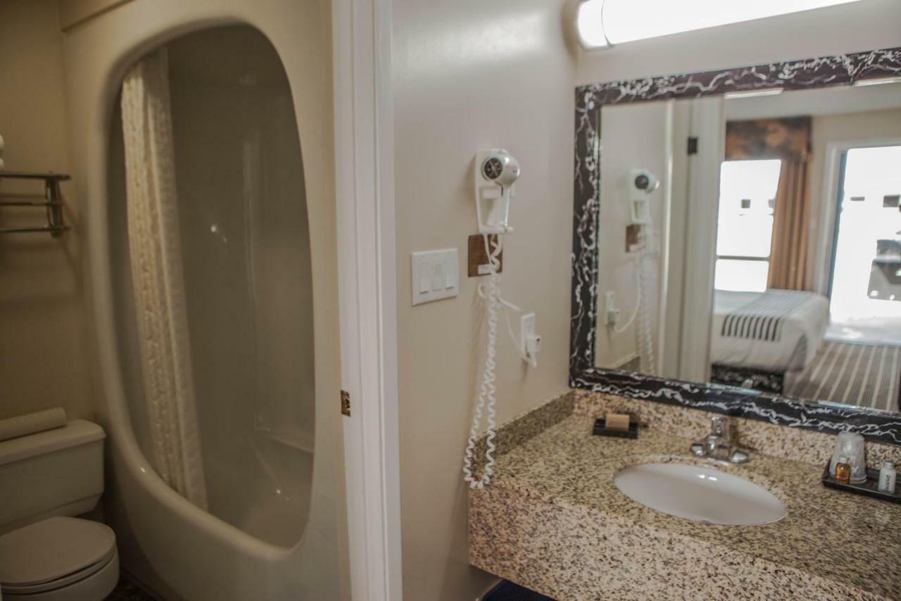Canadian Motel North Battleford Ngoại thất bức ảnh