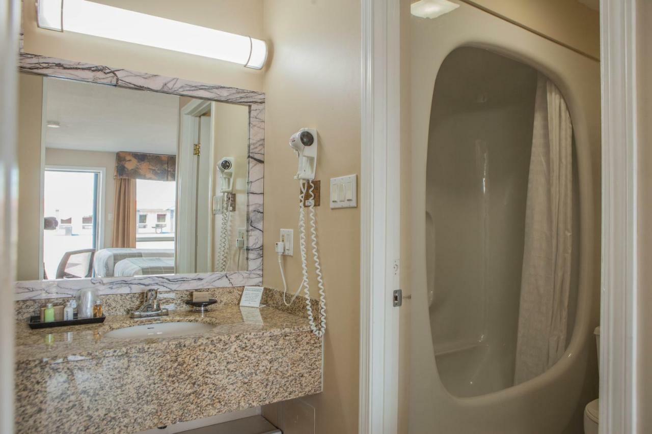 Canadian Motel North Battleford Ngoại thất bức ảnh